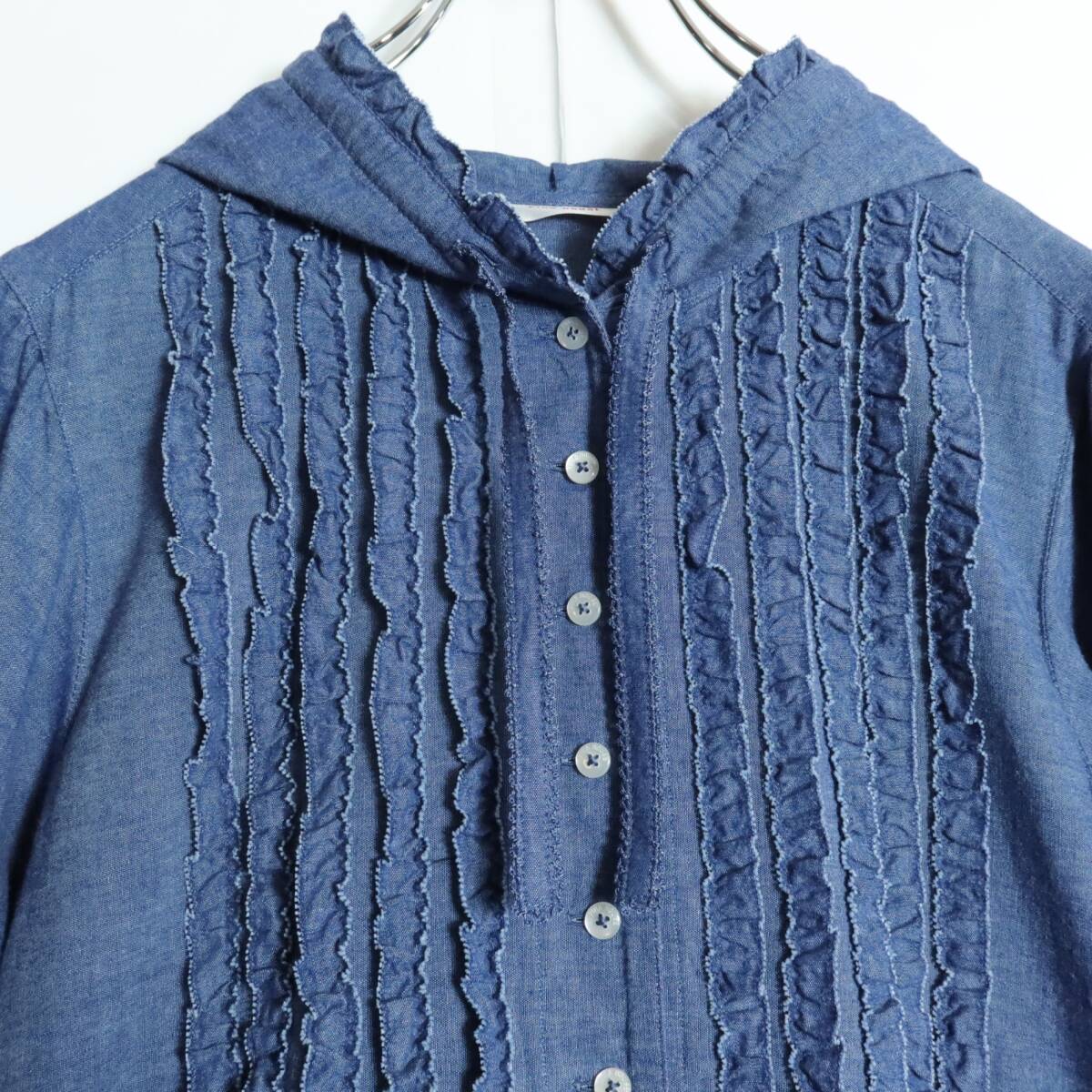 【美品】ピンクハウス★タンガリーワンピース フーディ ブルー系 前開き ピコフリルいっぱい♪z16314_画像3