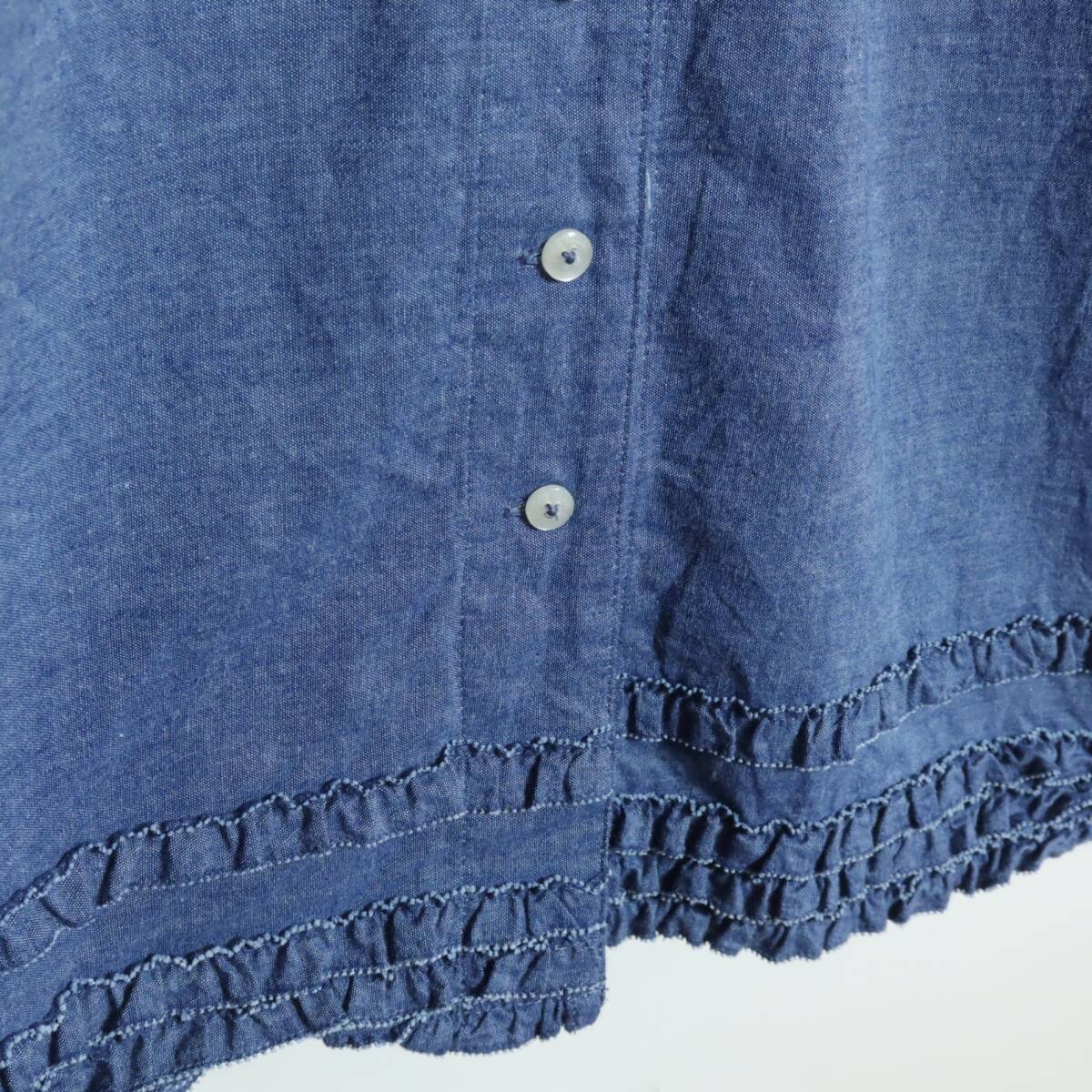 【美品】ピンクハウス★タンガリーワンピース フーディ ブルー系 前開き ピコフリルいっぱい♪z16314_画像6