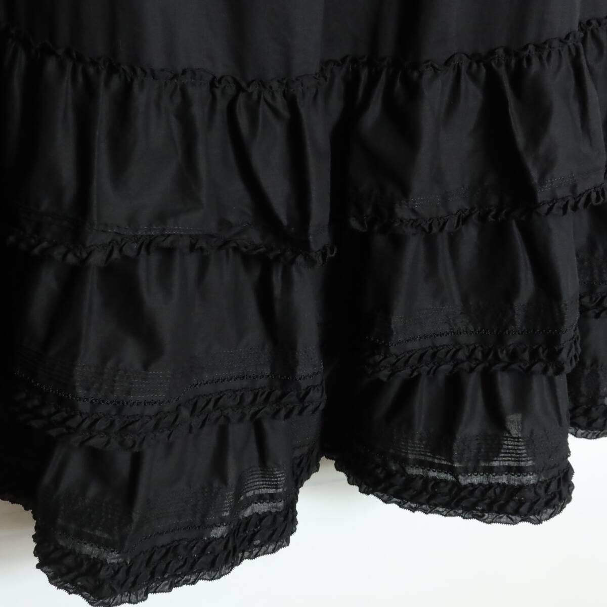 【極美品】ピンクハウス★豪華なボリューム感♪ ピコフリル使い フレアスカート・ペチコート 段々フリル 黒系 z163165_画像4