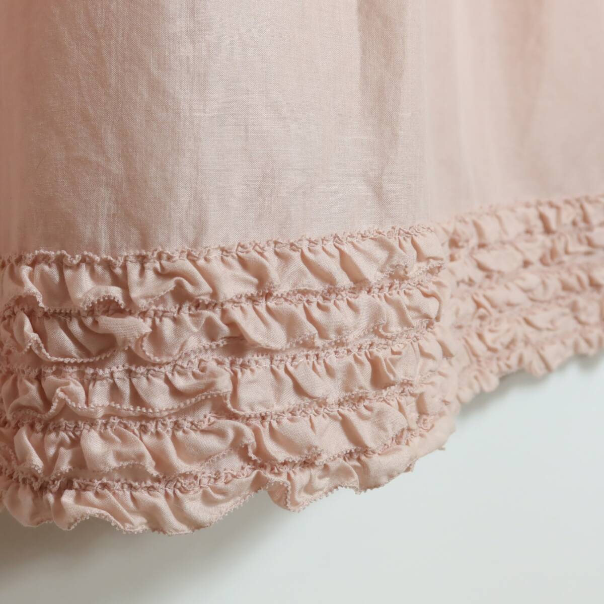 ピンクハウス★フェミニン繊細なフリルが素敵♪ ティアードキャミワンピース・ペチワンピース 綿ローン ピンク系 z16317_画像6
