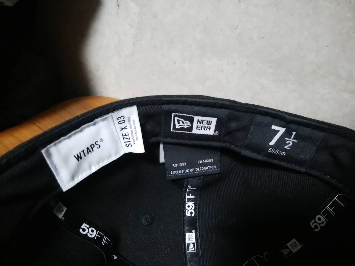 【WTAPS ダブルタップス × NEW ERA ニューエラ】ベースボールキャップ 限定コラボモデル ロゴ刺繍入り 名作 人気アイテム オールブラック_画像5
