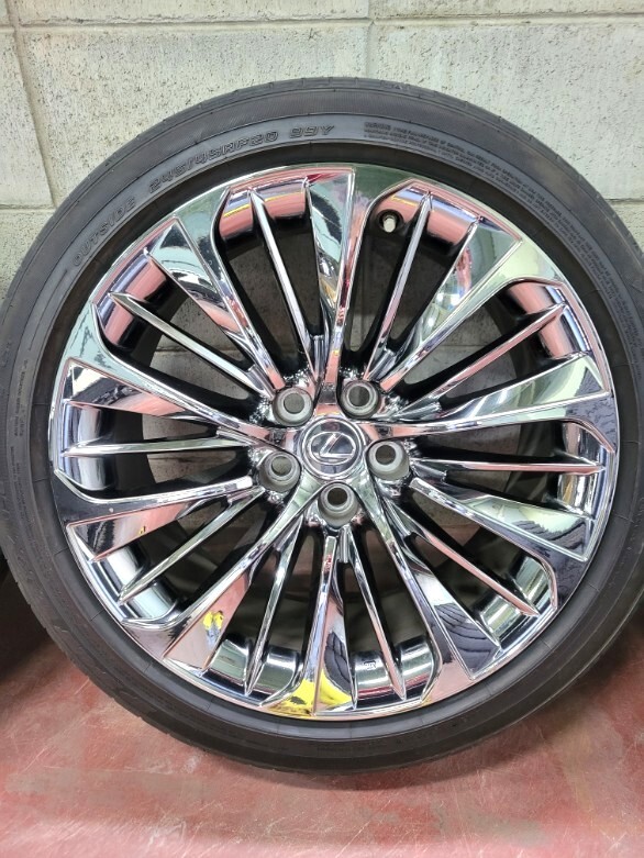 LS500h оригинальная опция!20 дюймовый!40aru,veru использование не по назначению!