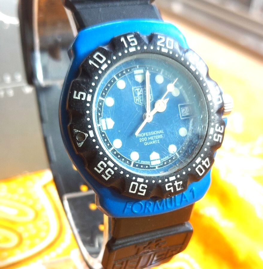239.1円【稼働品】ボーイズ タグホイヤー TAGHEUER Professional 200m フォーミュラ1シリーズ 381.513　青/ブラック　純正ベルト _画像4