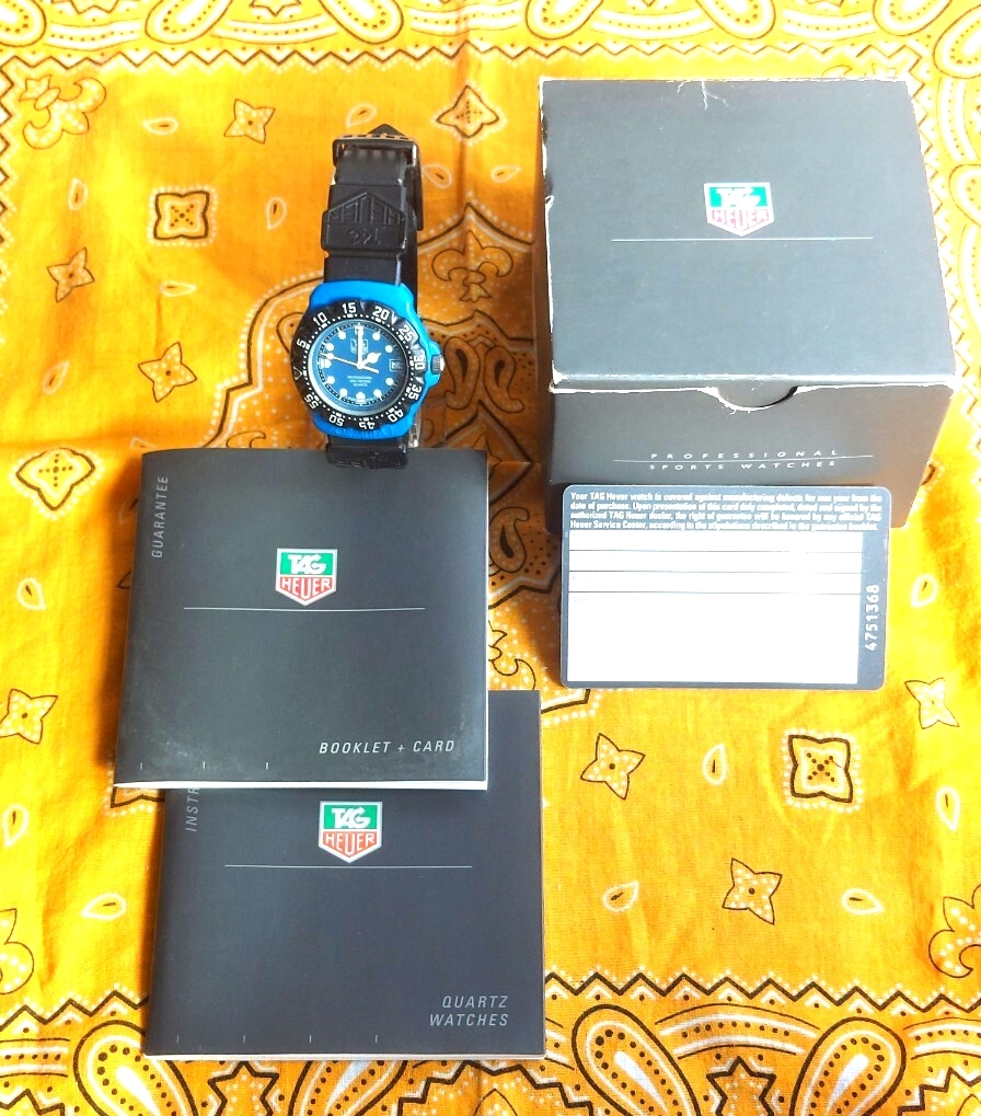 239.1円【稼働品】ボーイズ タグホイヤー TAGHEUER Professional 200m フォーミュラ1シリーズ 381.513　青/ブラック　純正ベルト _画像2