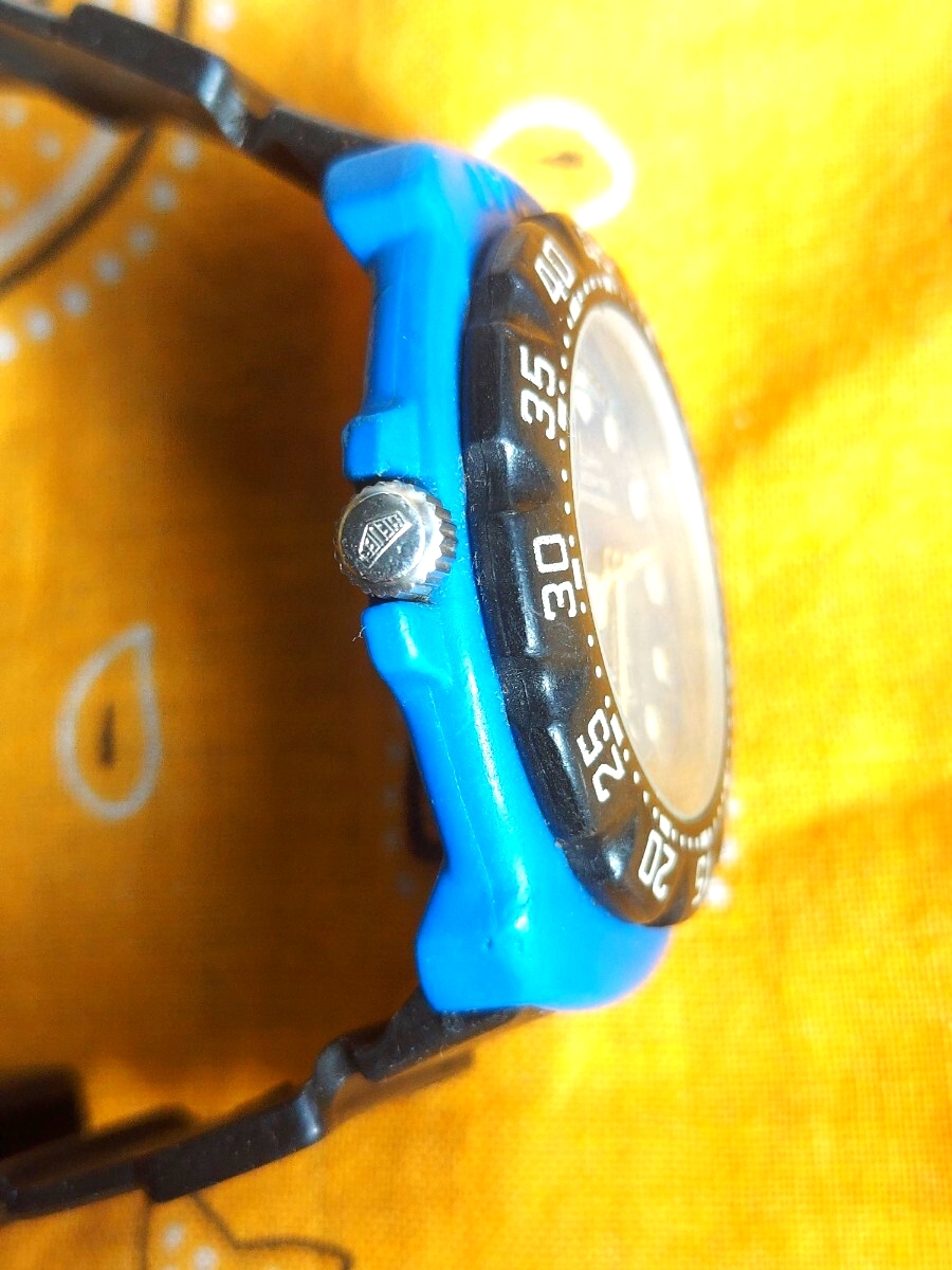 239.1円【稼働品】ボーイズ タグホイヤー TAGHEUER Professional 200m フォーミュラ1シリーズ 381.513　青/ブラック　純正ベルト _画像6