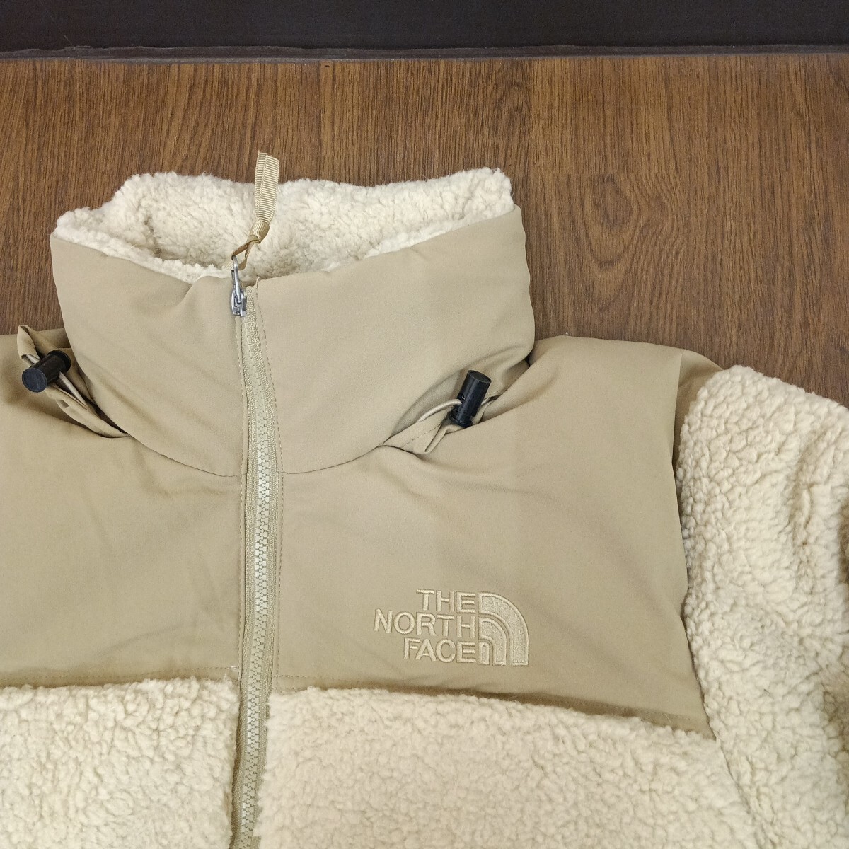 THE NORTH FACE ノースフェイス ダウンジャケット ベージュ サイズ XL 新品未使用_画像2