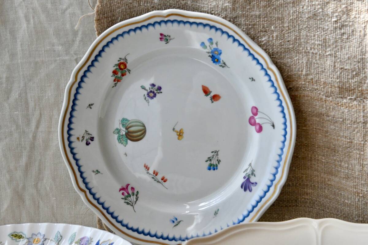 φ26.5〜30 丸皿大きめ3枚中古 ミントンとウェッジウッドとジノリ ハドンホール 深めアイボリー イタリアンフルーツ ケーキパーティー料理_画像8