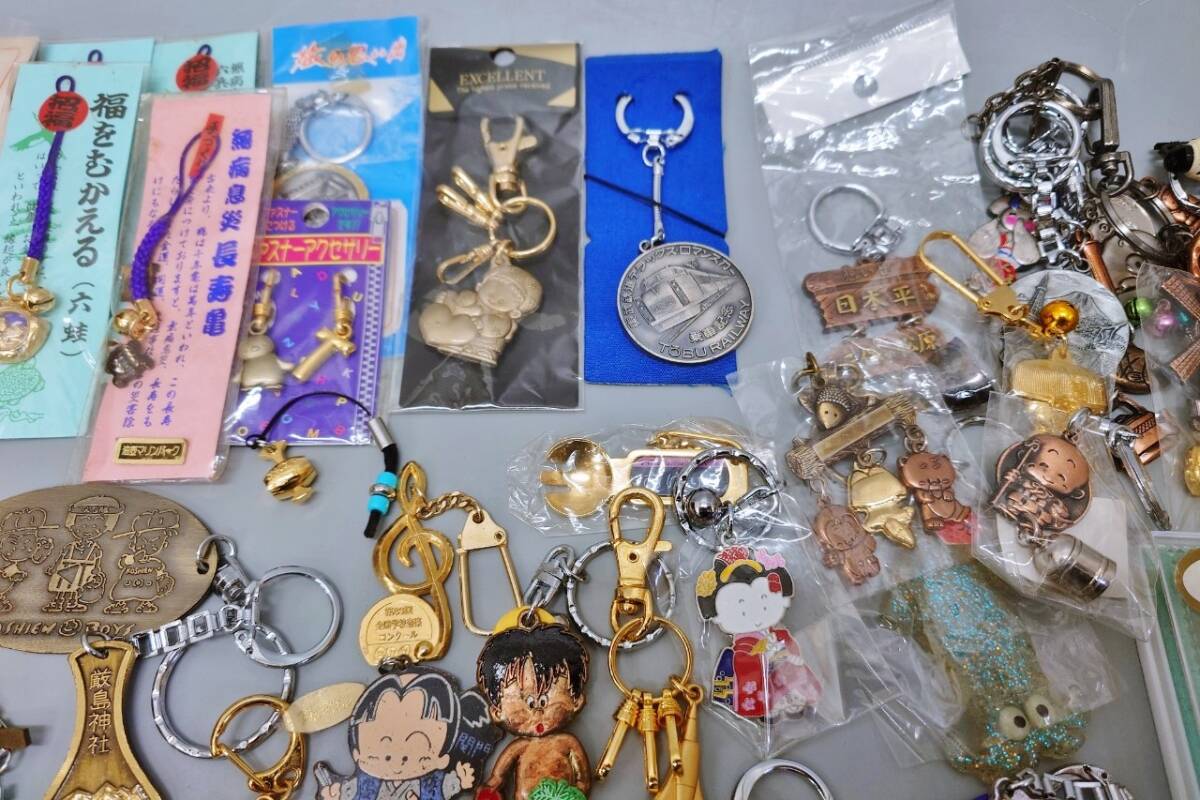 ご当地 キーホルダー 大量 まとめて セット 総重量約2.6kg 観光地 キャラクター コレクション 雑貨 ストラップ お土産 お守り_画像3