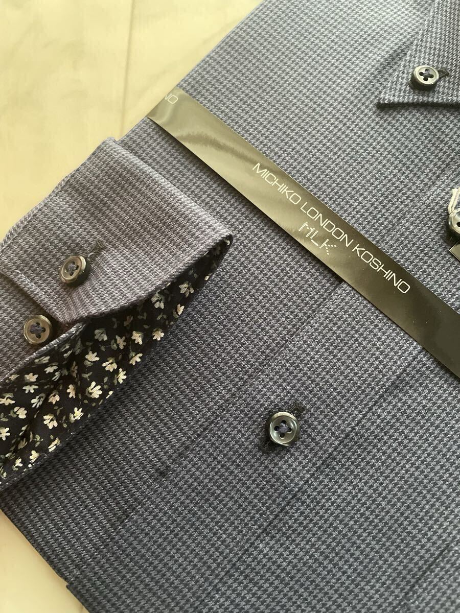 新品 MICHIKO LONDON ミチコロンドン カッターシャツ ワイシャツ M 39-82 すっきりシルエット 濃紺_画像2