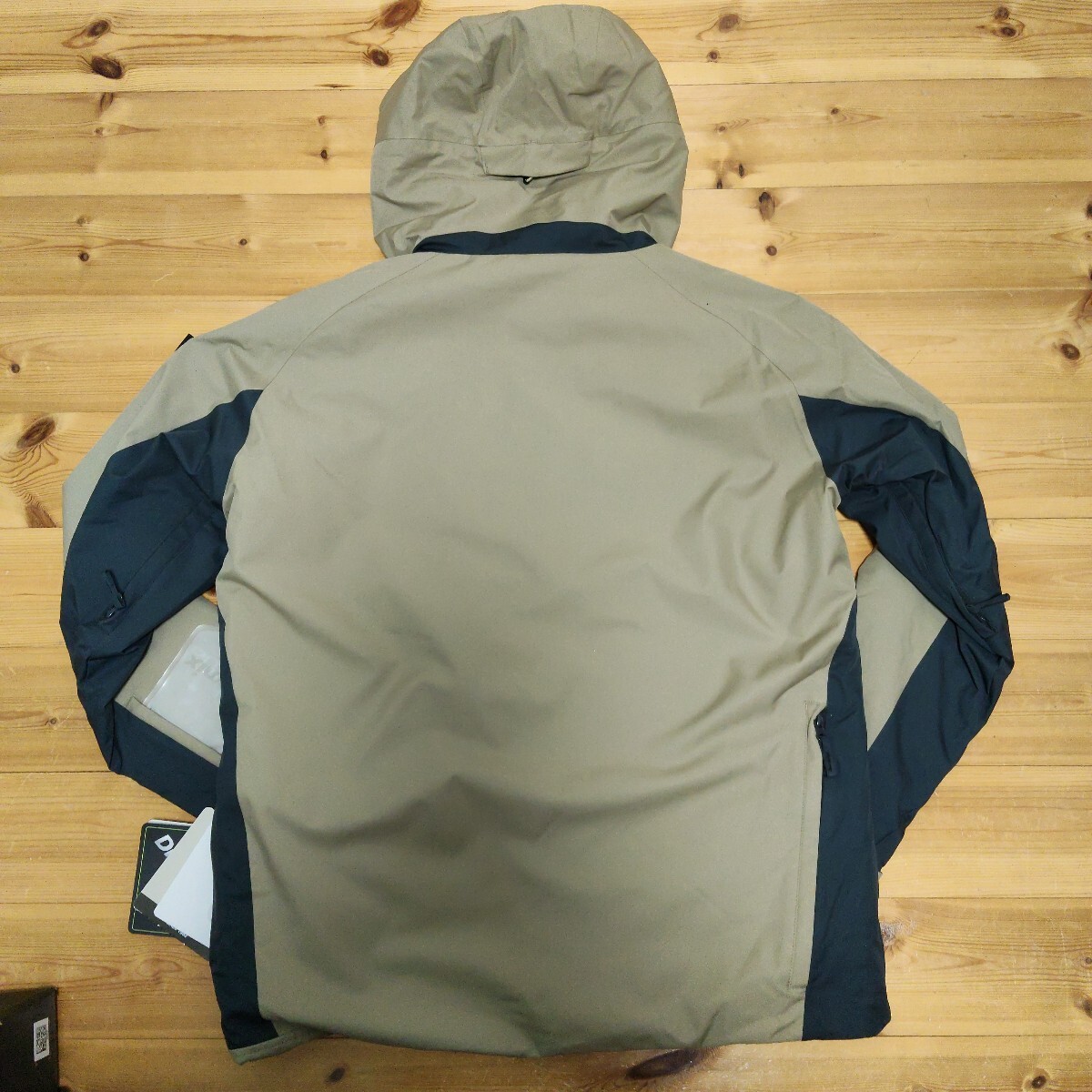 未使用美品　フェニックス PHENIX スキー ジャケット ベージュ サイズL_画像2