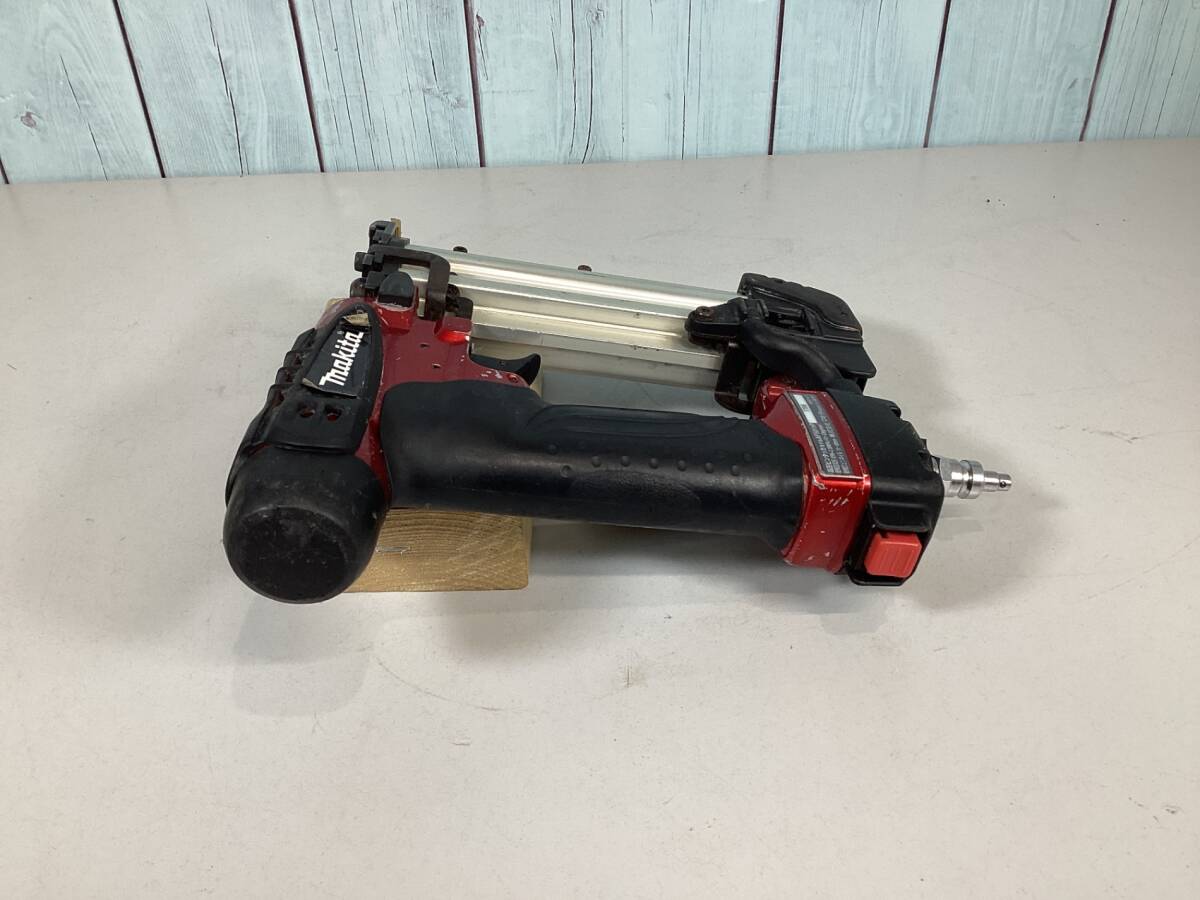 [ б/у B разряд ]* Makita (makita) высокого давления булавка neilaAF501HP