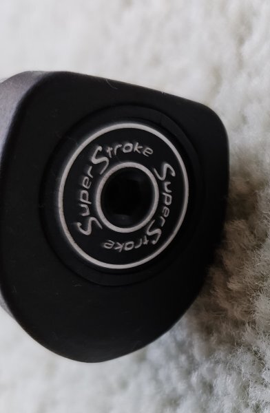即決！カモフラージュ　スーパーストローク ピストルGT１．０トラクション SuperStroke　PISTOL GT 1.0 Traxion パターグリップ　送料無料_画像3