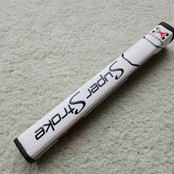 ホワイト　レッド　スーパーストローク ピストルGT２．０トラクション SuperStroke　PISTOL GT ２．０Traxion パターグリップ　ホワイト_画像1