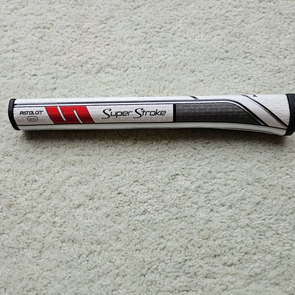 ホワイト　レッド　スーパーストローク ピストルGT２．０トラクション SuperStroke　PISTOL GT ２．０Traxion パターグリップ　ホワイト_画像2