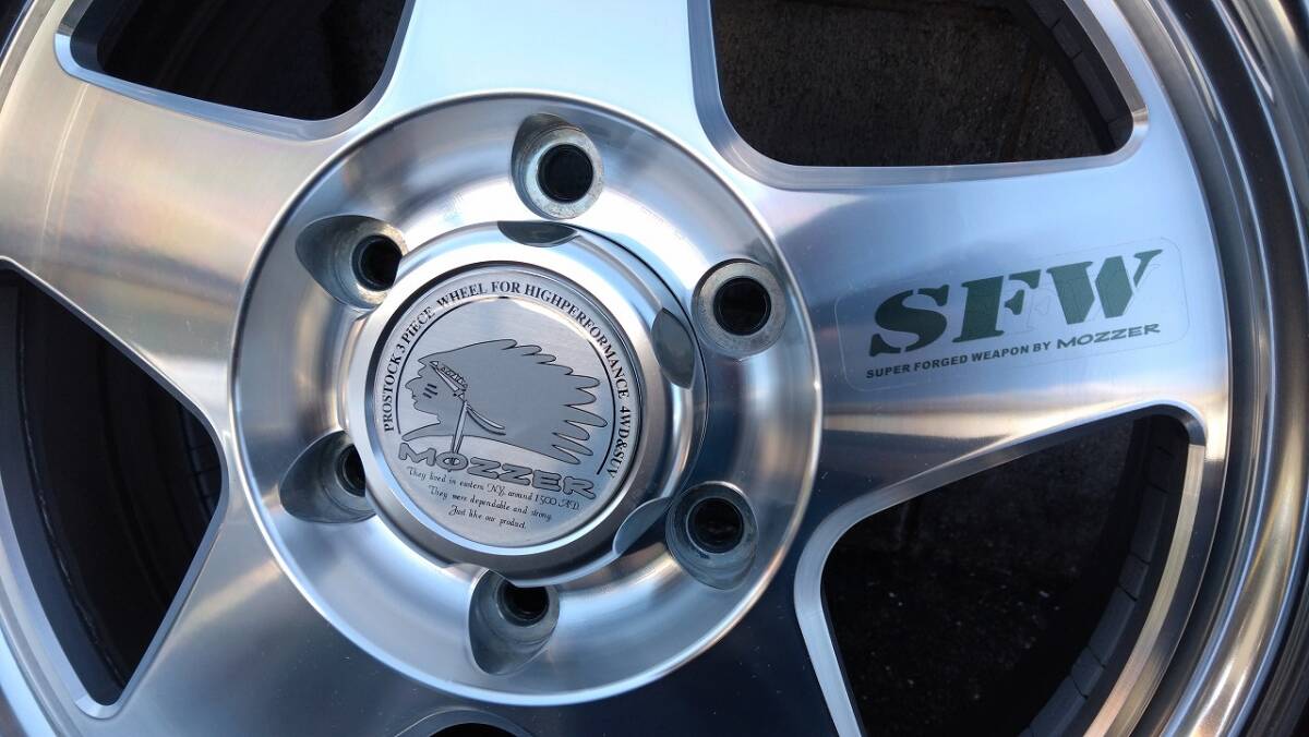 ☆超美品 FRONTLINE マザー SFW-Ⅰ 17インチ PCD_139.7 タイヤもバリ山 パジェロ（V73W）_画像1