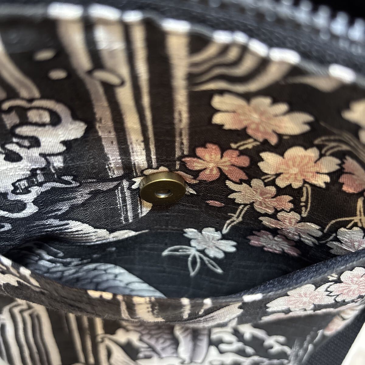 鯉と桜デザインショルダーバッグ 軽くて丈夫 特価_画像5