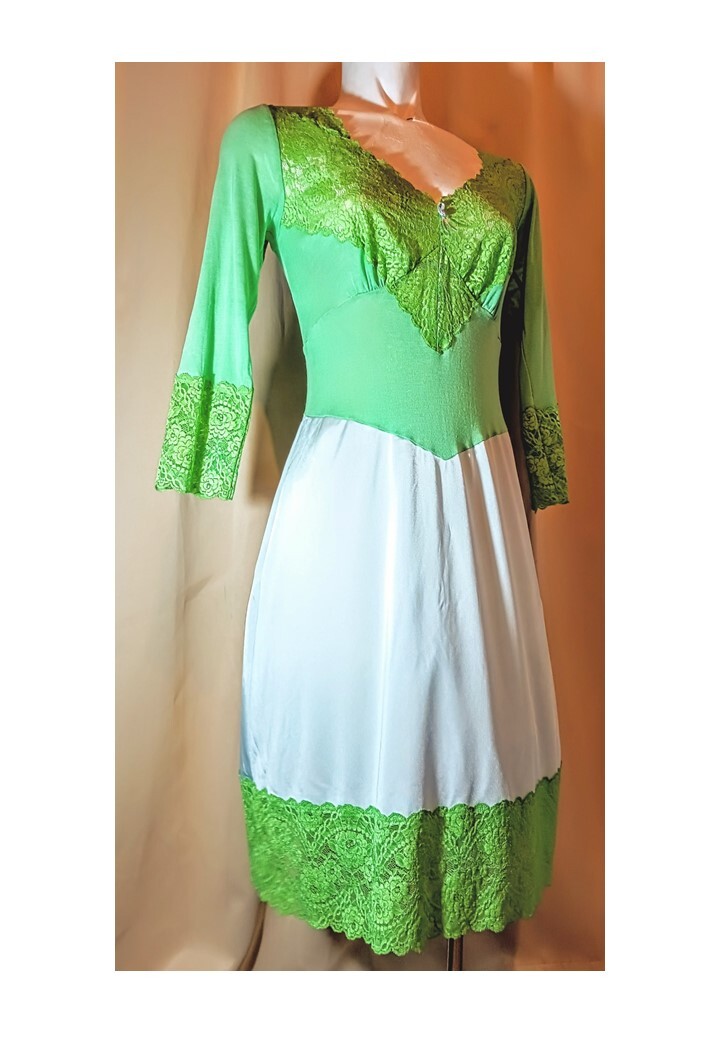 Wacoal размер L-95 длинный slip кромка . гонки тканый длинный рукав. переключатель ограничение цвет ( winter re расческа .n) изумруд зеленый цвет . новый товар