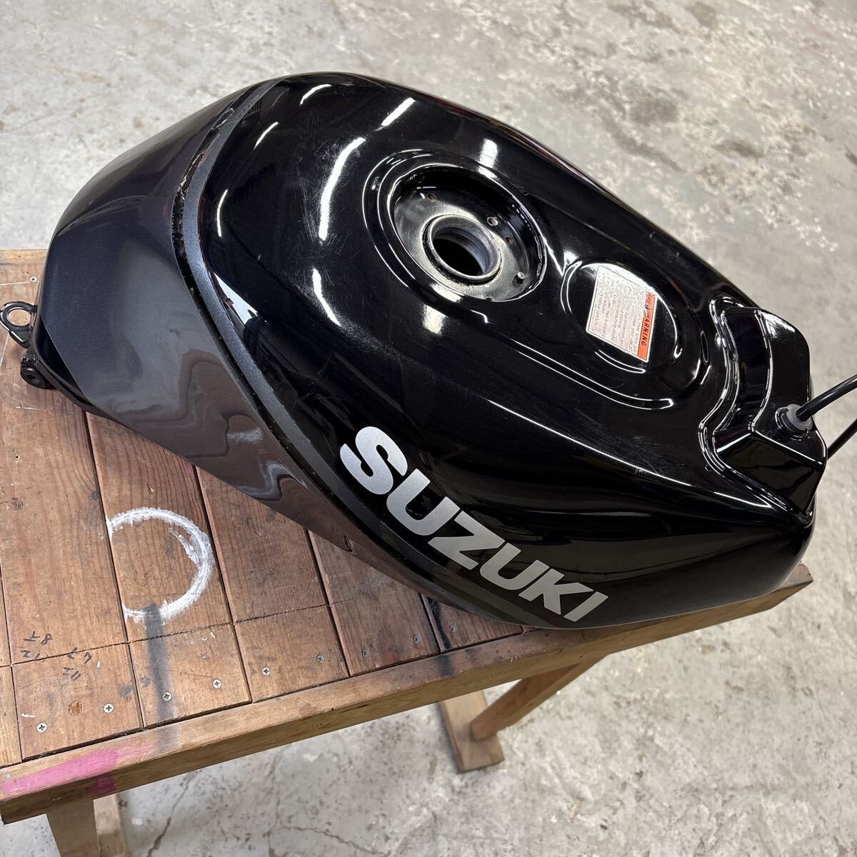 GSX-R1100 ガソリンタンク GV73A SUZUKI GSXR1100 GSXR750 GSXR-750 油冷_画像2