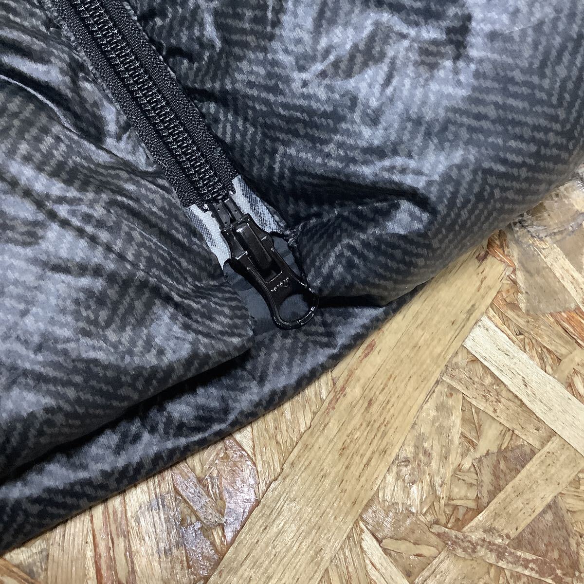 は1786 UNIQLO ユニクロ ウルトラライトダウン ヘリンボーン ダウンコート L レディース ブラック 軽量ダウン_画像5