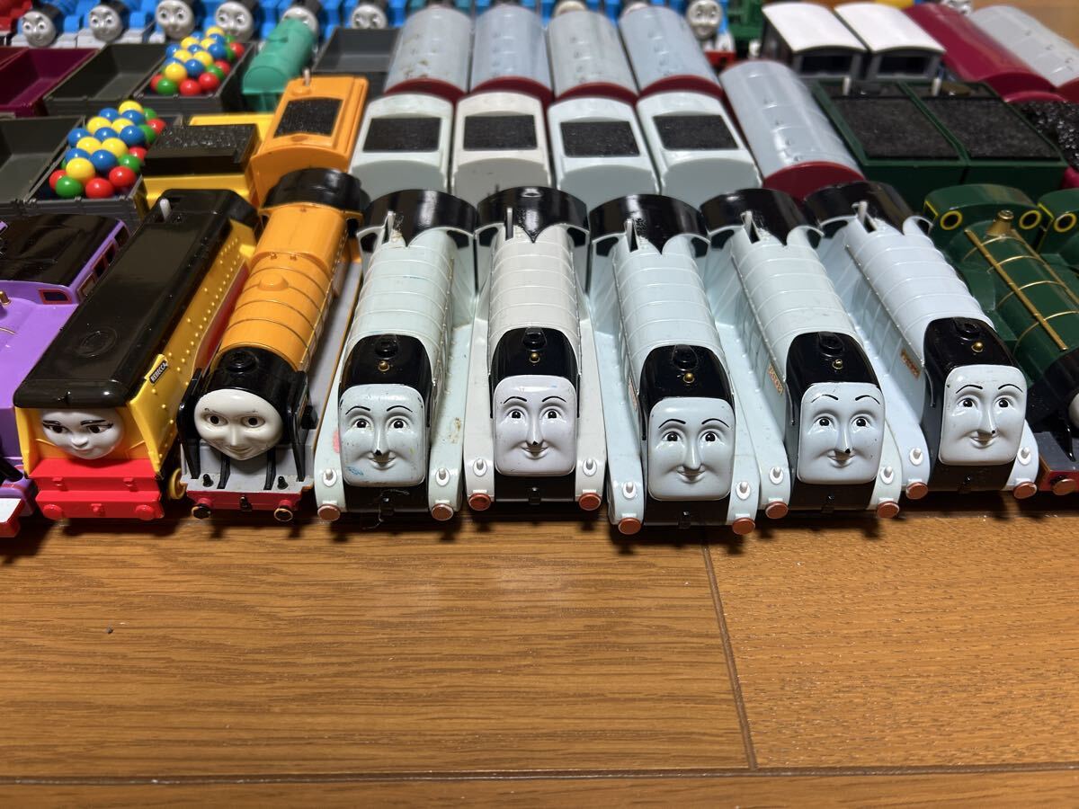  Plarail паровозик Томас комплект 