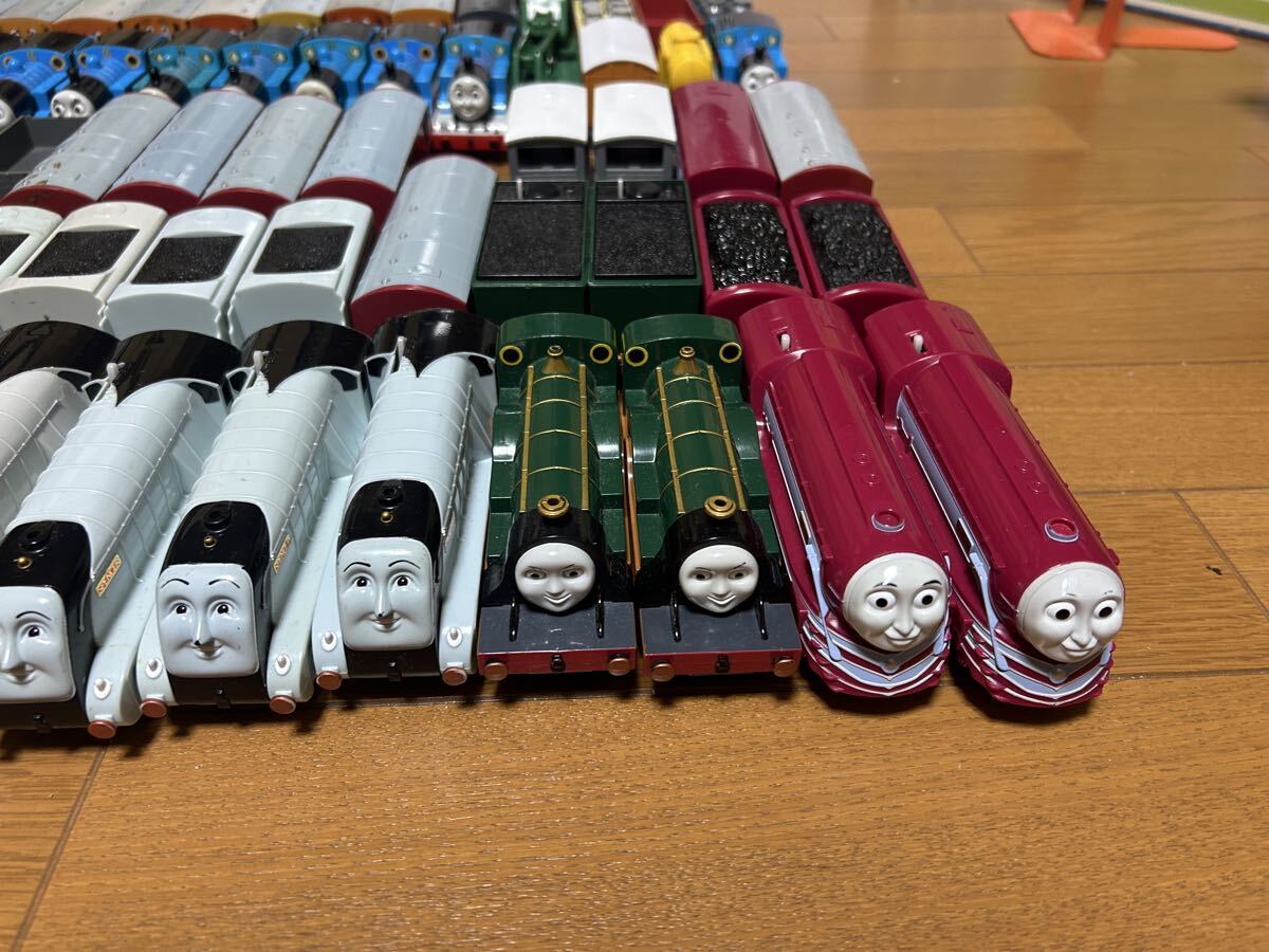  Plarail паровозик Томас комплект 