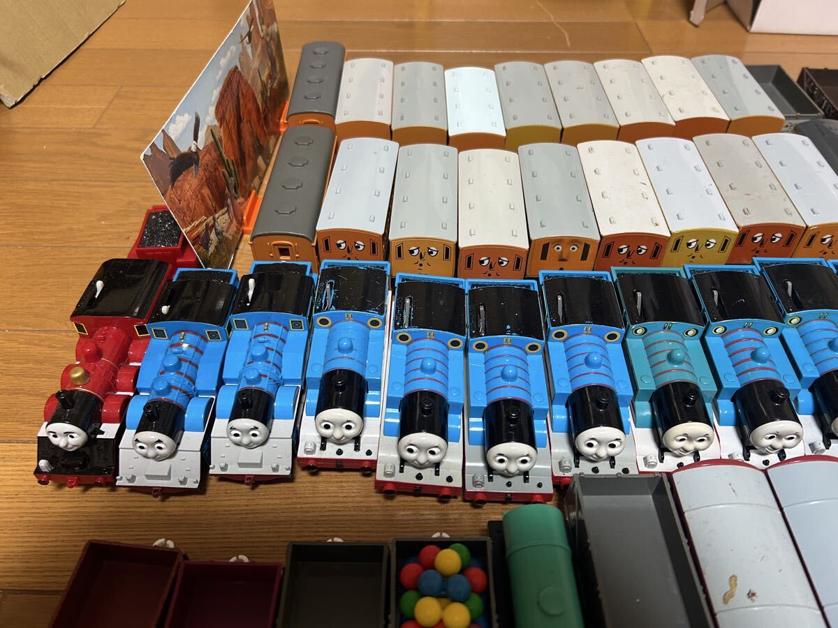  Plarail паровозик Томас комплект 