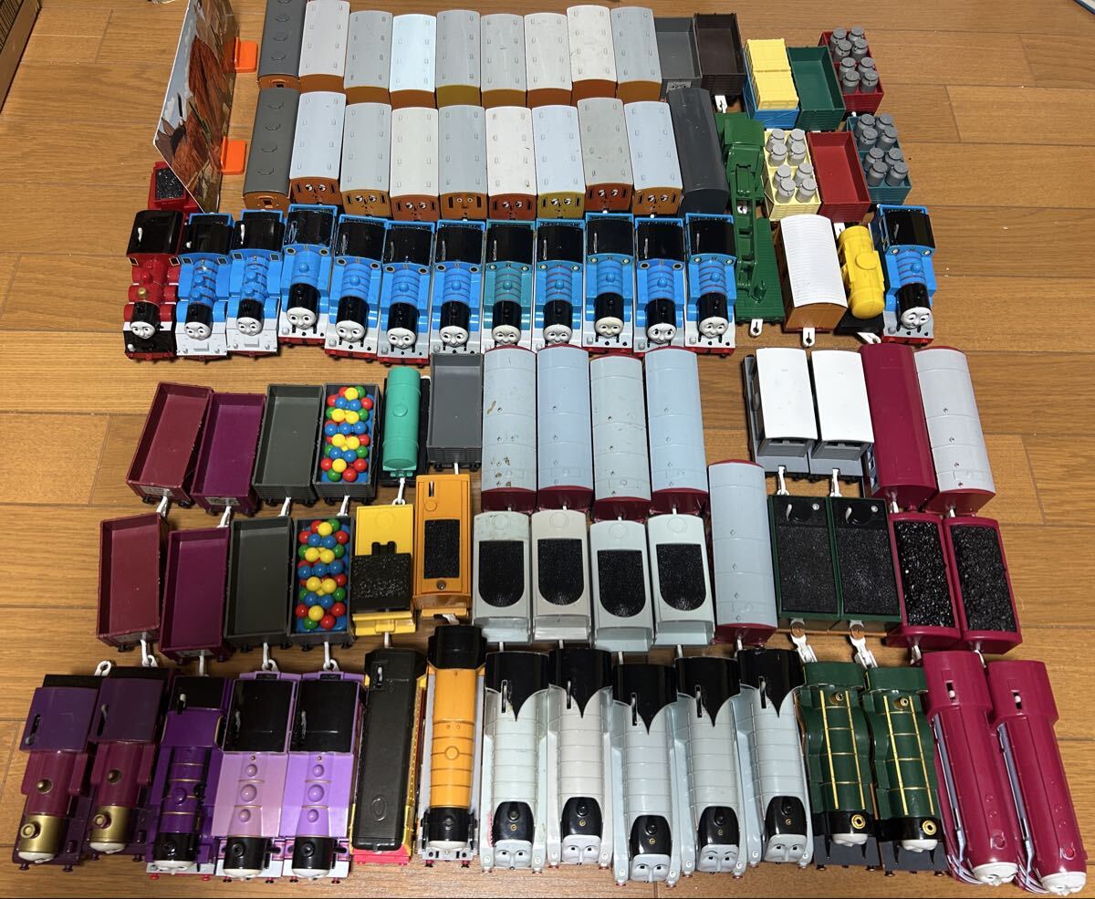  Plarail паровозик Томас комплект 