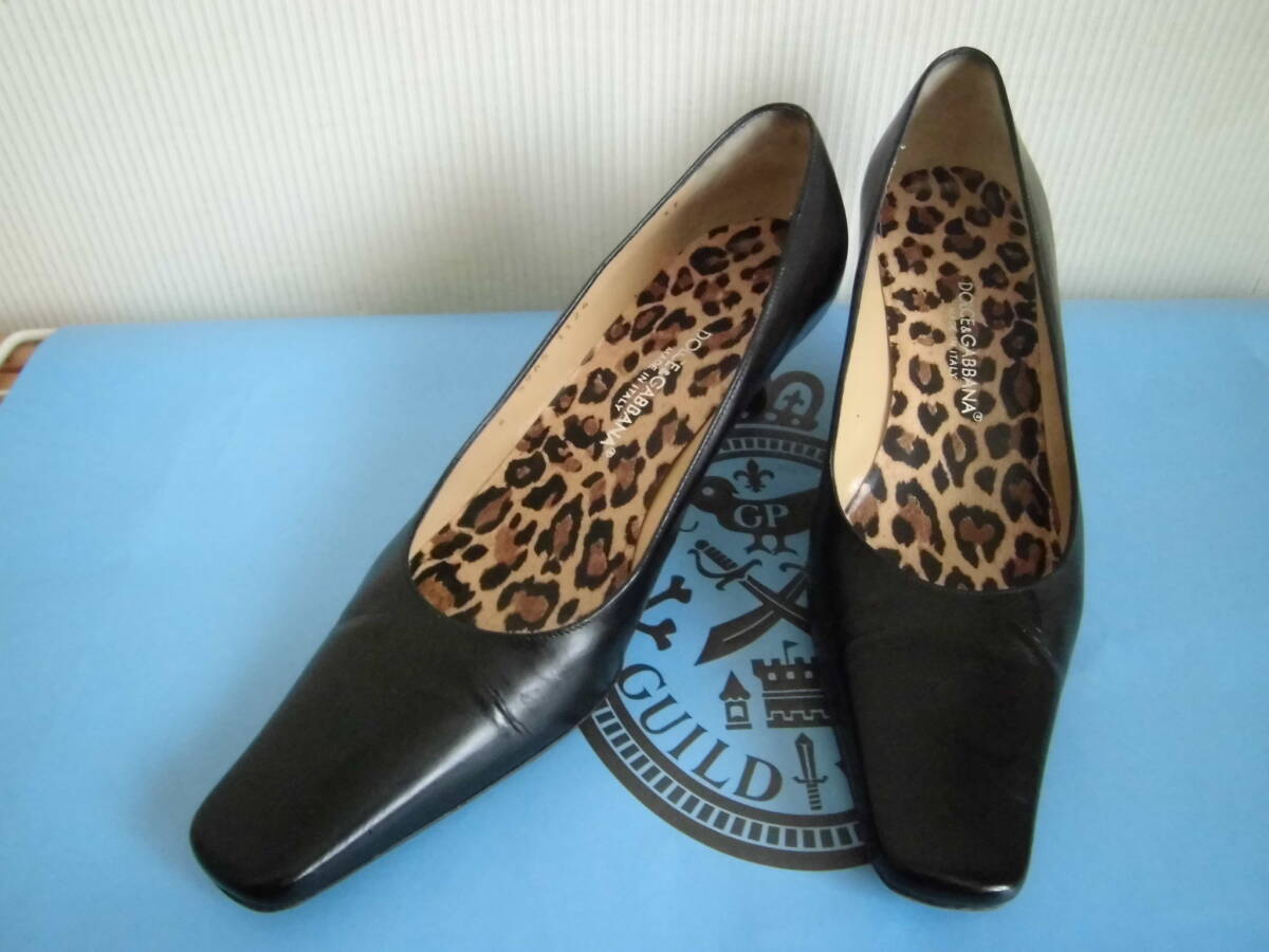 ドルチェ&ガッバーナ★シンプルなブラックパンプス(37_画像1