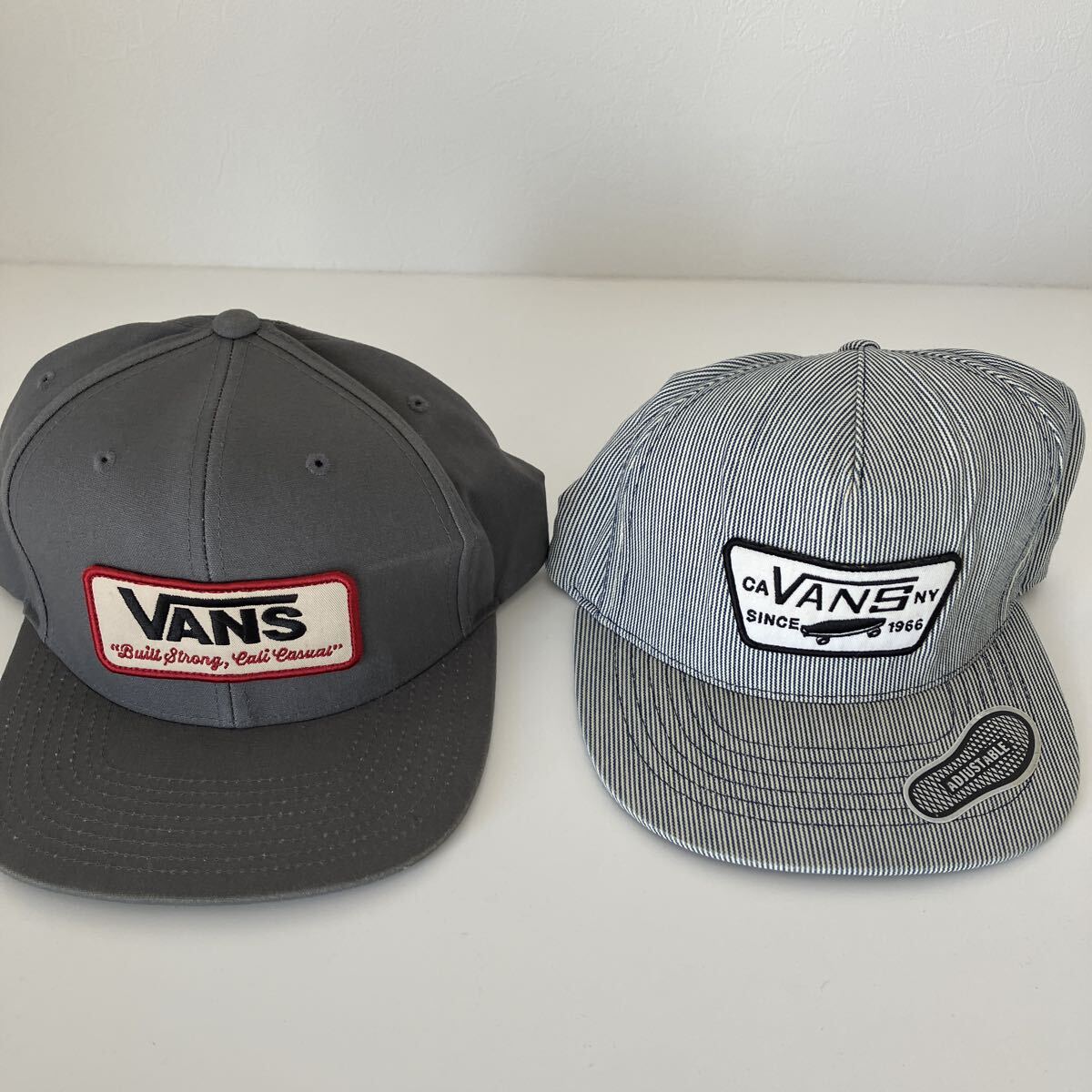 VANS バンズ ヴァンズ キャップ cap スナップバック 刺繍 帽子 2個セット　まとめ　スケート　スケーター_画像1