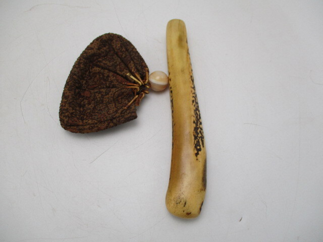 ★☆レトロ　アンティーク　キセル　煙管　竹製　煙草入れ　提げ物　根付　締緒玉　真鍮　彫刻☆★_画像6