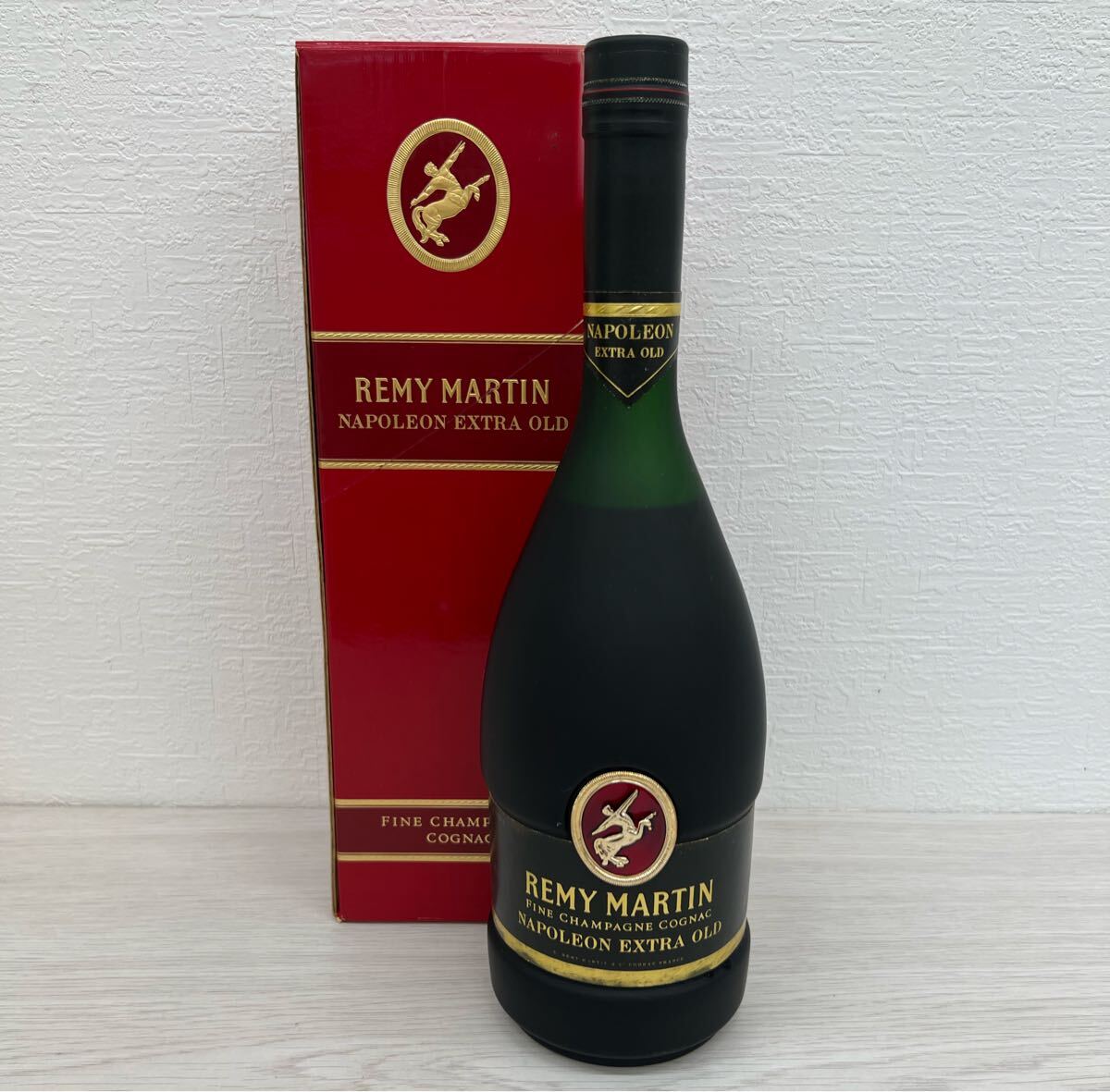★【未開栓】 REMY MARTIN レミーマルタン NAPOLEONナポレオン エクストラオールド赤 コニャック 箱付 古酒 700ml 40% 【商品説明欄必読】_画像1