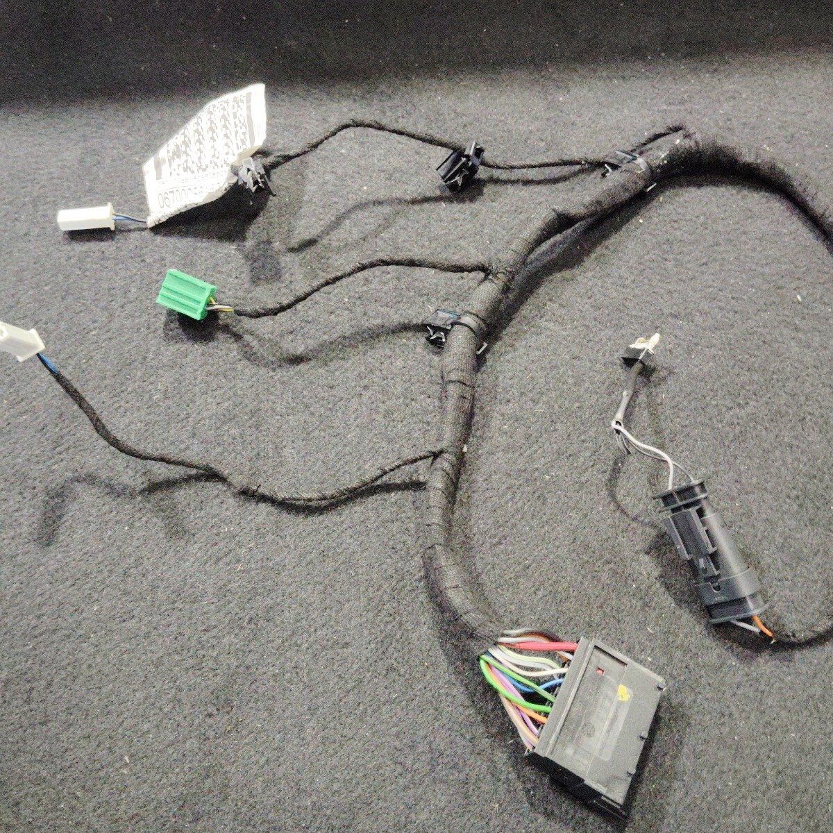 マセラティギブリ M157 MG30 後部右側ドアハーネス　06700086160_画像4