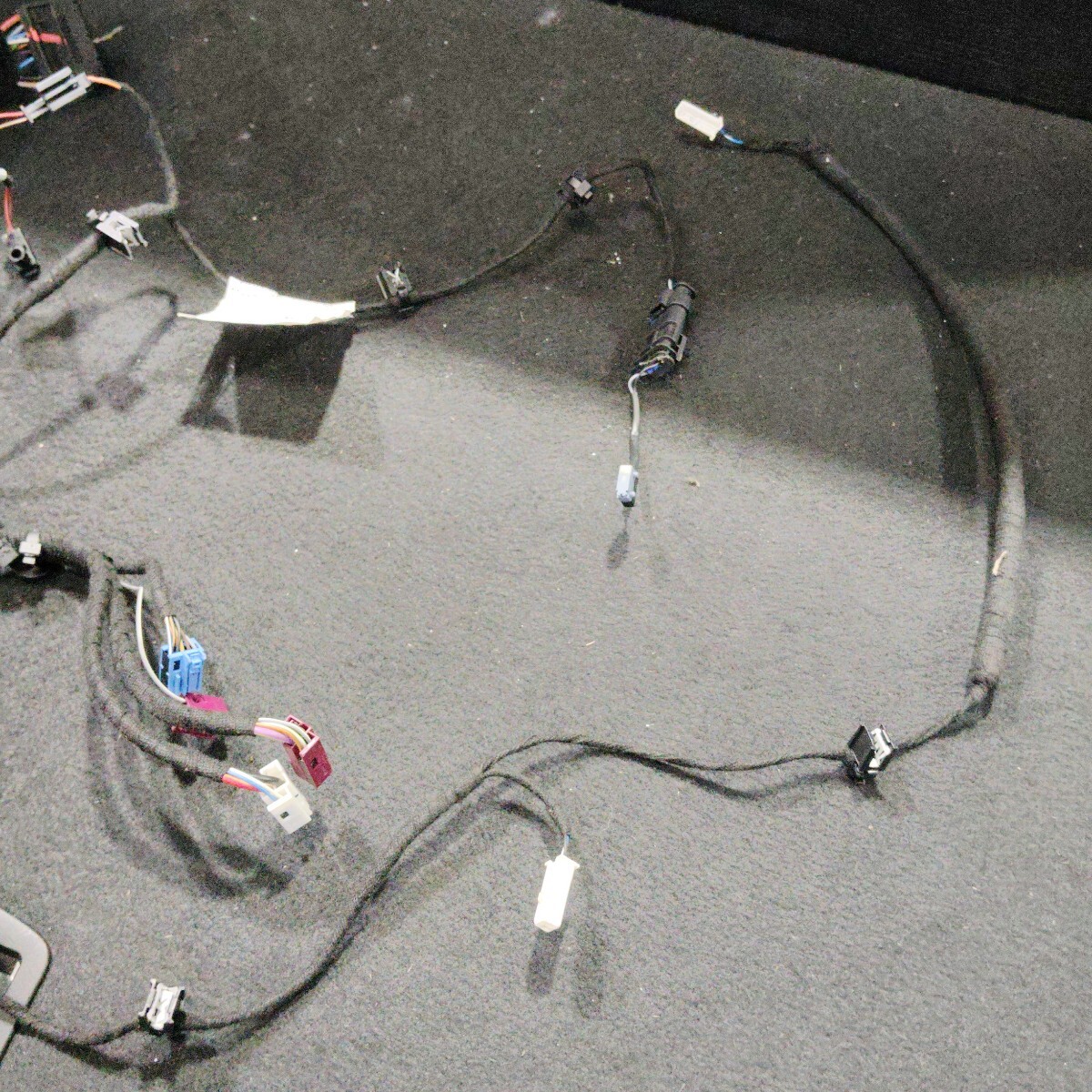 マセラティギブリ M157 MG30 フロント右側ドアハーネス　06700086130_画像4