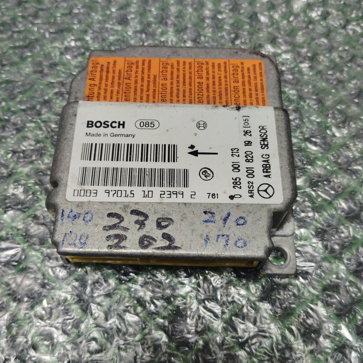 メルセデス・ベンツ エアバックセンサー/SRSモジュールコンピューター 001 820 19 26_画像1