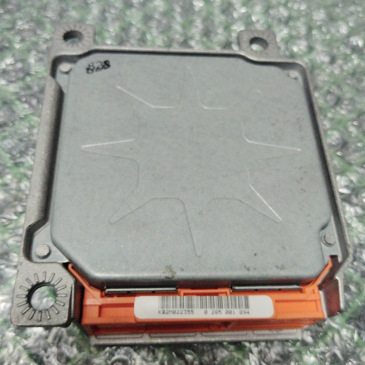 メルセデス・ベンツ　エアバックセンサー/SRSモジュールコンピューター　001 820 10 26_画像6