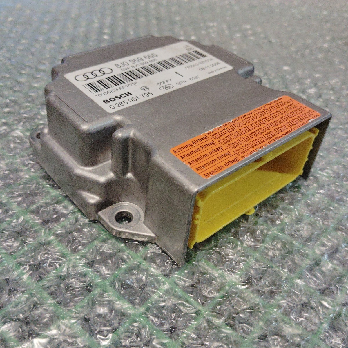 アウディTTクーペ 8J 2.0L TFSI エアバックセンサー/SRSモジュールコンピューター　8J0 959 655_画像2