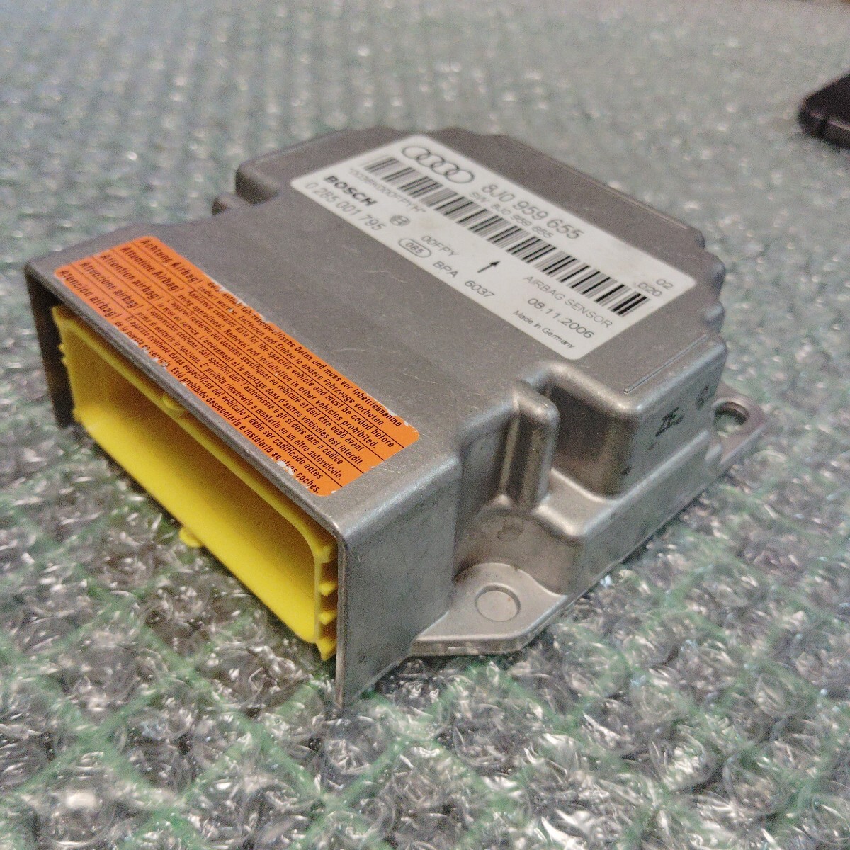 アウディTTクーペ 8J 2.0L TFSI エアバックセンサー/SRSモジュールコンピューター　8J0 959 655_画像3