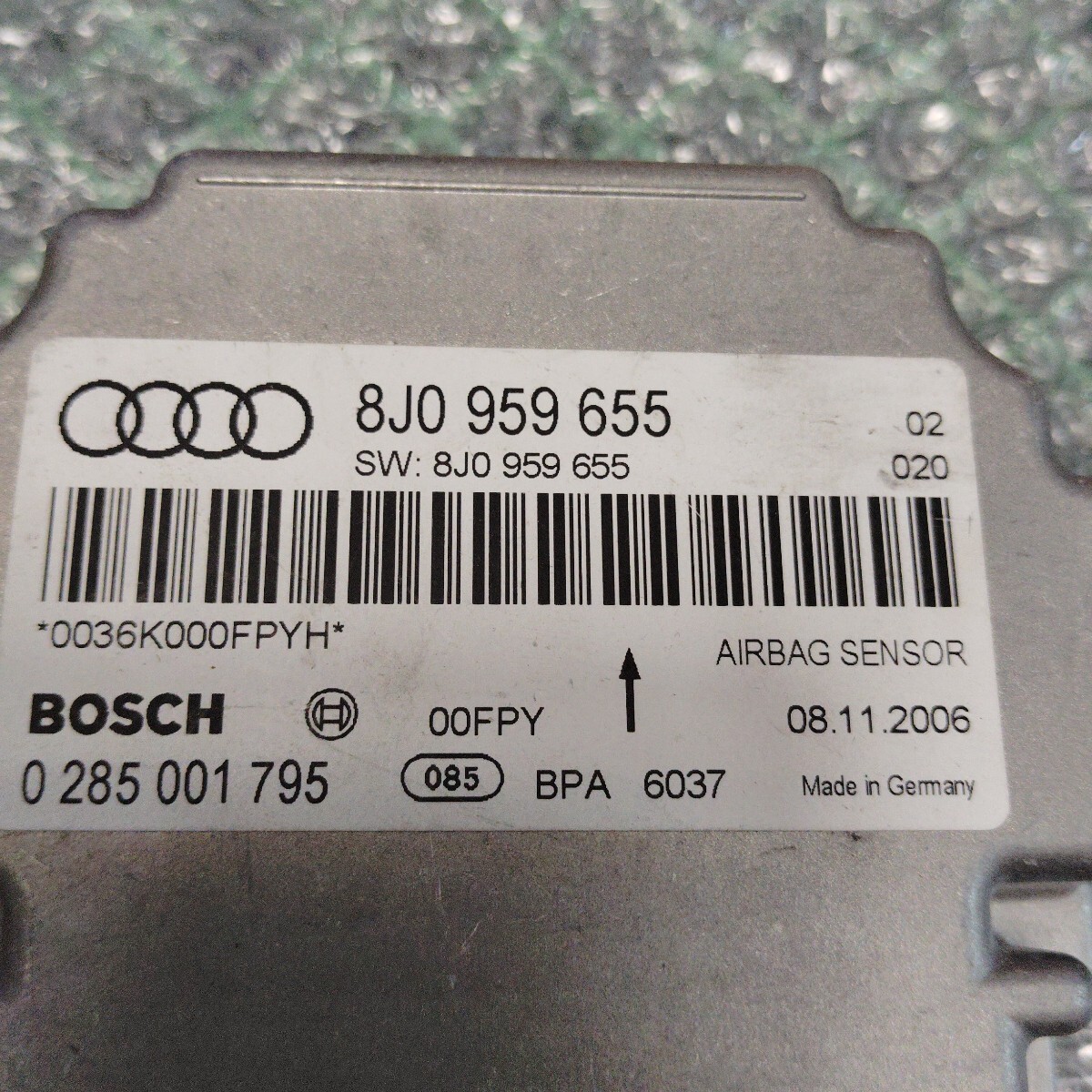 アウディTTクーペ 8J 2.0L TFSI エアバックセンサー/SRSモジュールコンピューター　8J0 959 655_画像8