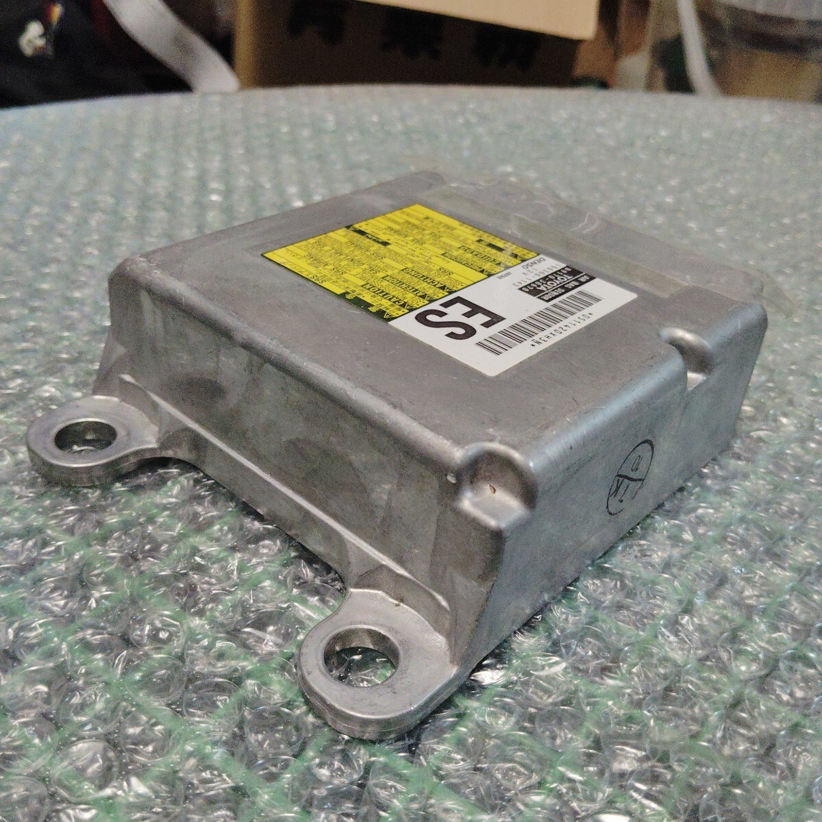 トヨタクラウン DBA-GR200 エアバックセンサー/SRSモジュールコンピューター　89170-30670_画像3