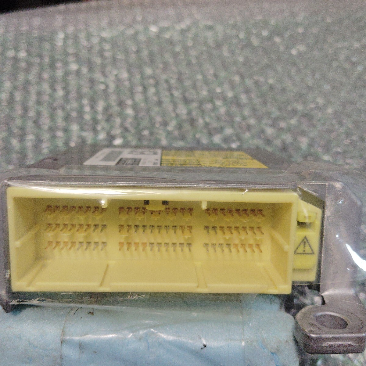 トヨタクラウン DBA-GR200 エアバックセンサー/SRSモジュールコンピューター　89170-30670_画像7