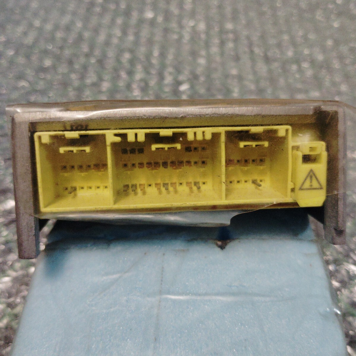 トヨタポルテ CBA-NNP10 エアバックセンサー/SRSモジュールコンピューター 89170-52600_画像7