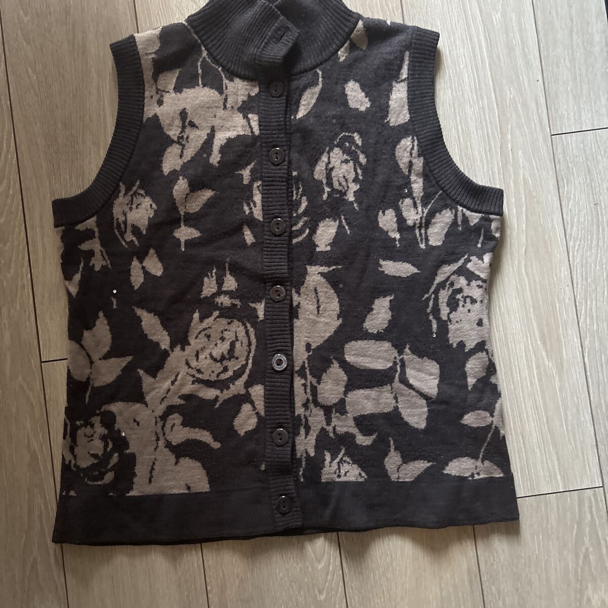 レディース・ ノースリーブ ベスト バラ柄_画像3