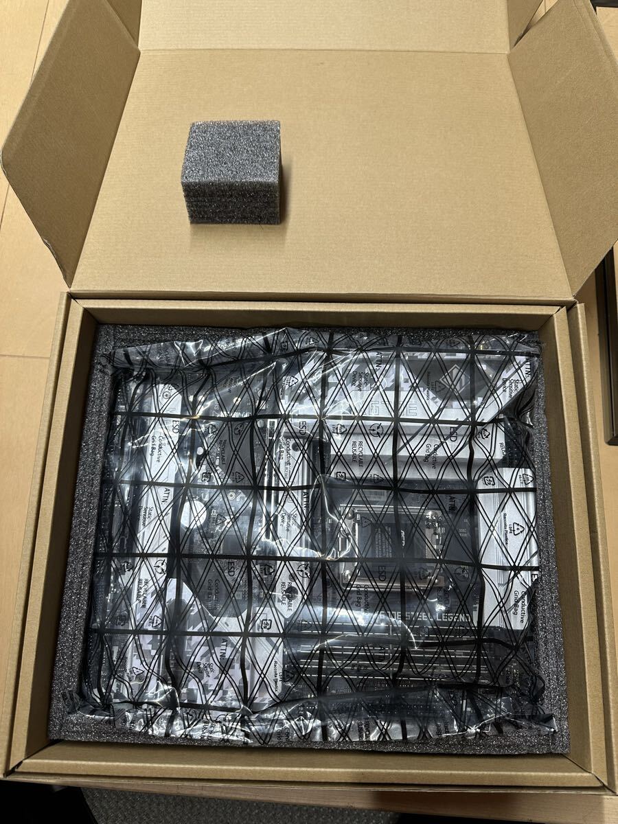新品同様！X670E Steel Legend AORUS マザーボード_画像2