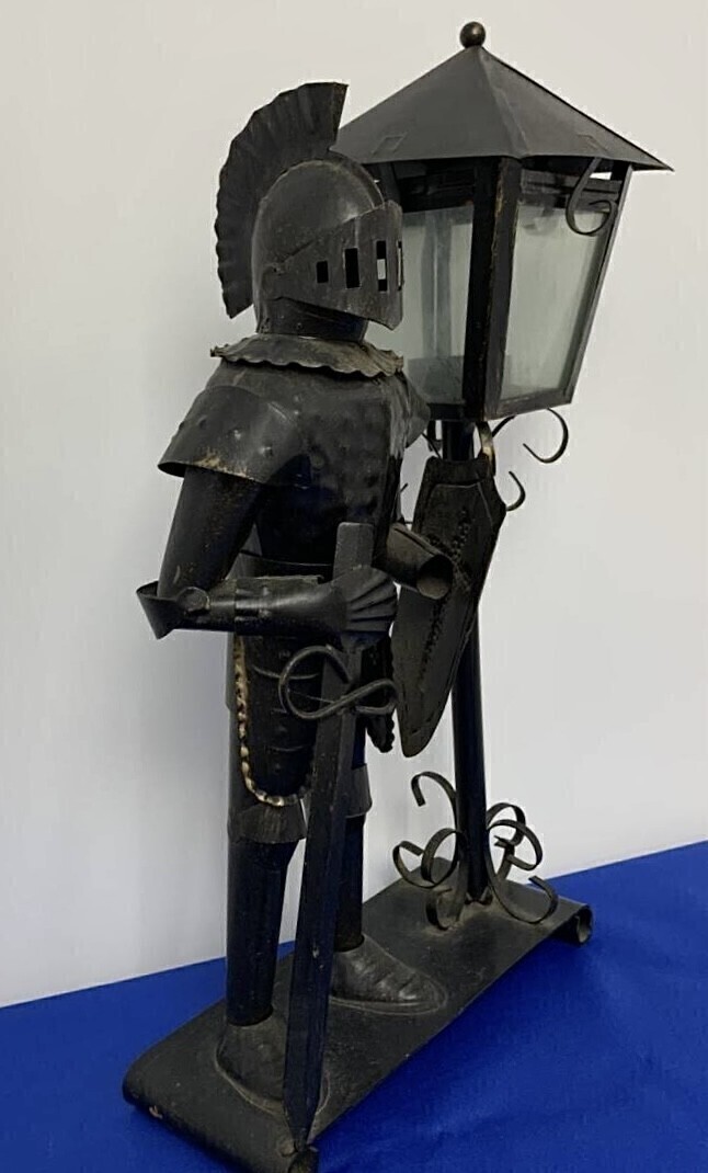  жестяная пластина рыцарь .. улица лампа украшение спиртовка retro style коллекция античный б/у товар сбор collector украшение изделие прикладного искусства . старый труба 53935887