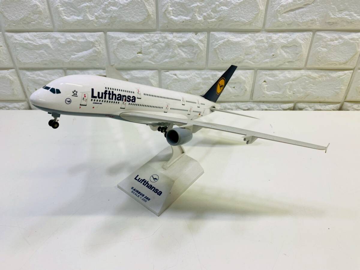 24E★1円～ 飛行機 フィギュア AIRBUS 300 Lufthanas 1：200 スケール エアバス 300 ルフトハンザ航空 旅客機 ドイツ 海外航空 エアバス300_画像1
