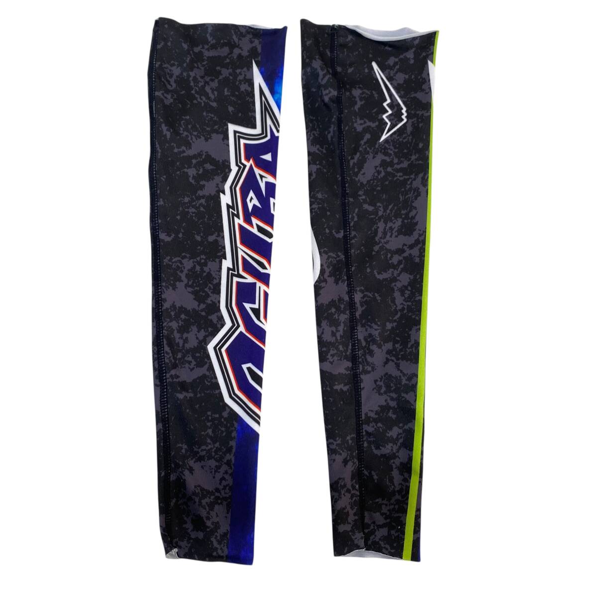 【美品】 KUSHITANI クシタニ K-4677AI 小椋 OGURA 79アームカバー 青・黒系 ブルー・ブラック系 25211-60_画像2