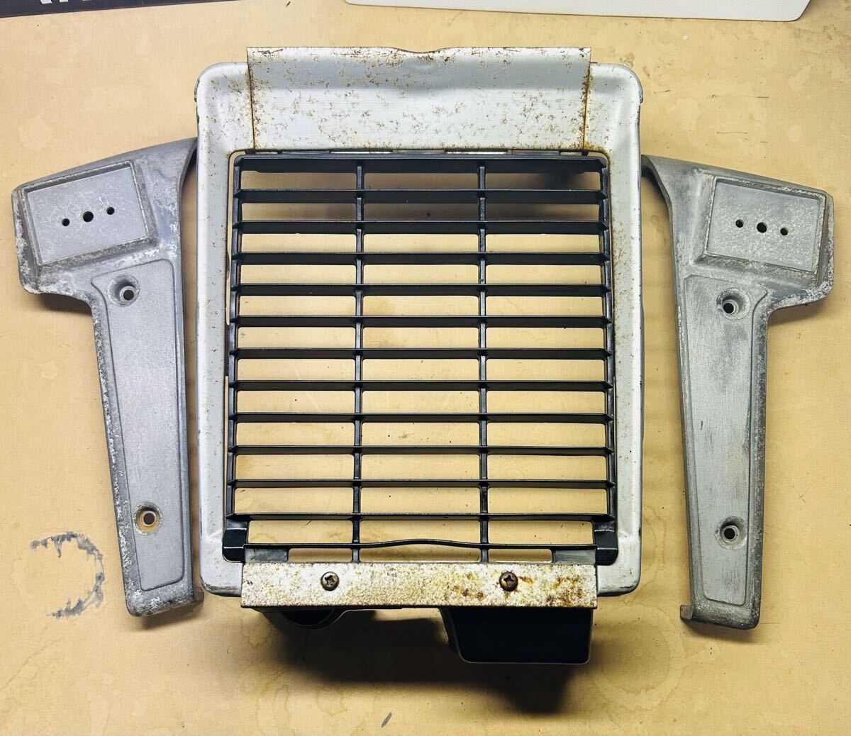 ☆GL400カスタム　純正 ラジエターカバー ラジエーターカバー_画像1