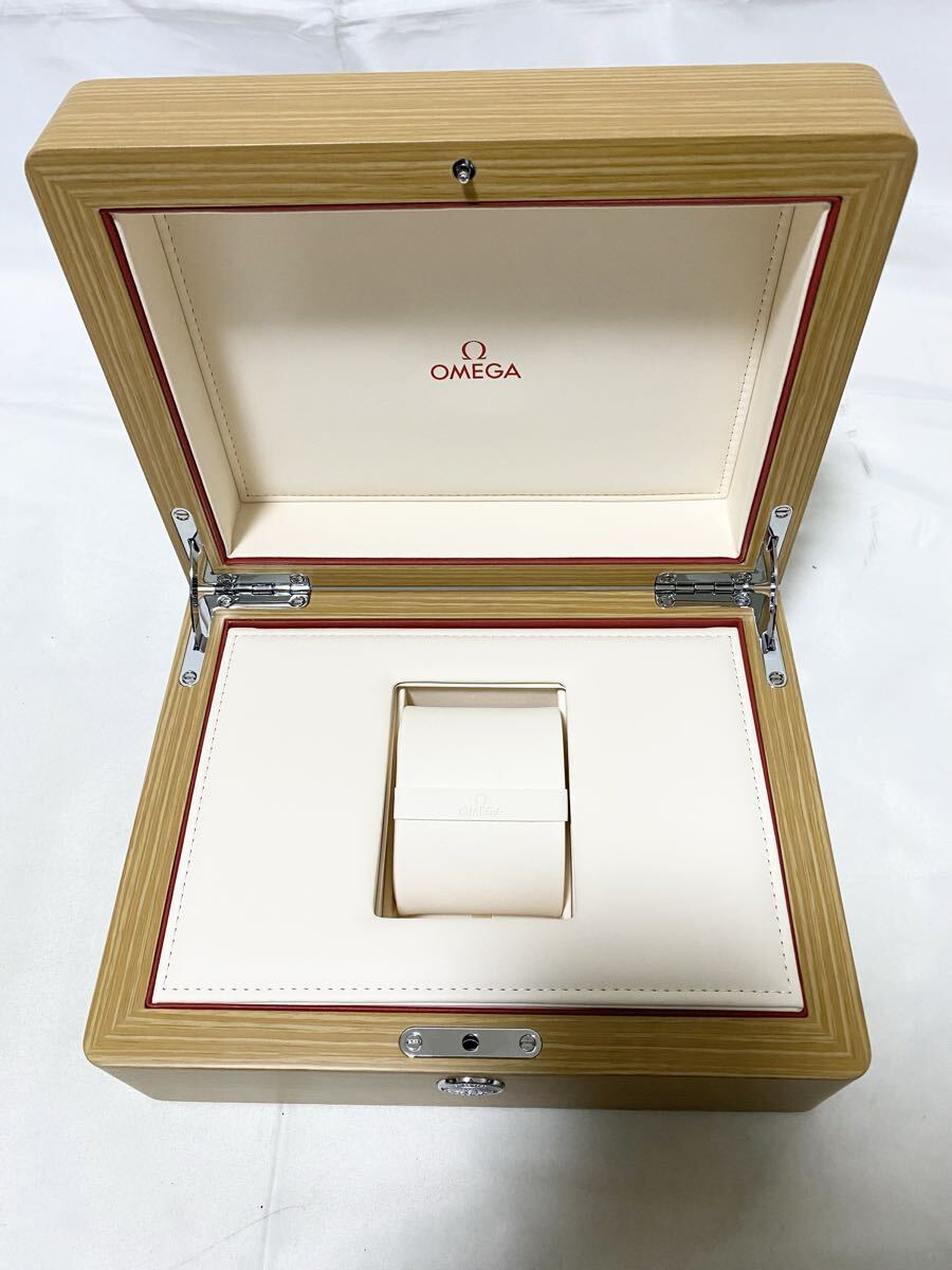 12T007 OMEGA オメガ 腕時計用 空箱 ケース 木製/木箱 化粧箱 冊子 ギャランティカード 現状品_画像3