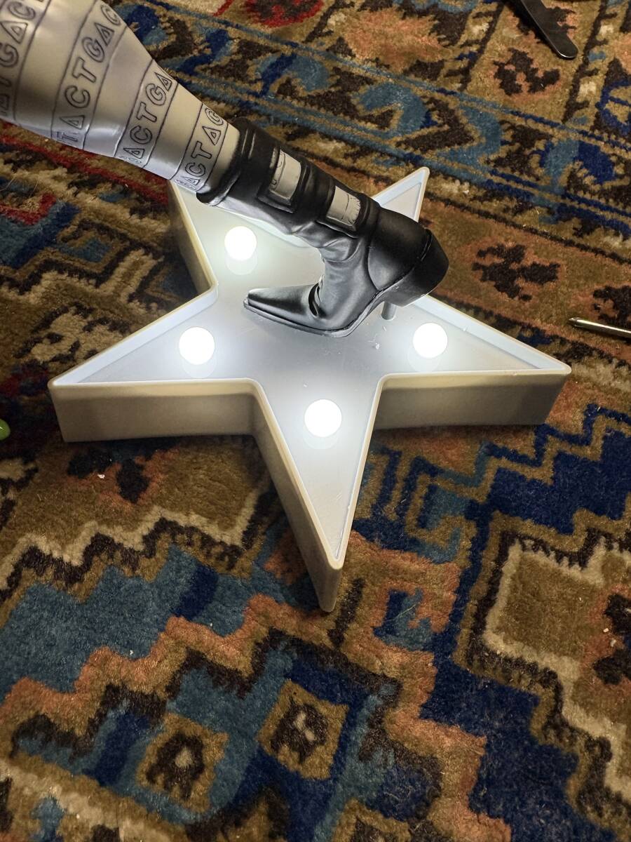 メディコム・トイ リアルアクションヒーローズ RAH エンリコ・プッチ 初回購入特典 ホワイト・スネイク LED発光台座カスタム ジャンク_画像8