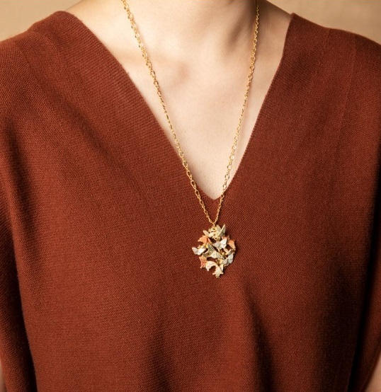 胡蝶の夢 ネックレス ペンダント アクセサリー パルナートポック 送料無料 ブラフシューペリア 蝶 バタフライ_画像8